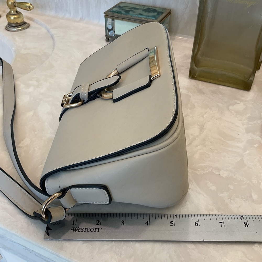 Miztique taupe shoulder-bag with gold horse stirrup detail, NWOT, midsize - Picture 13 of 15